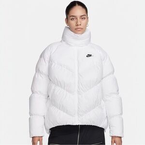 Nike Women's Sportswear Windpuffer Therma-Fit Loose Puffer Jacket